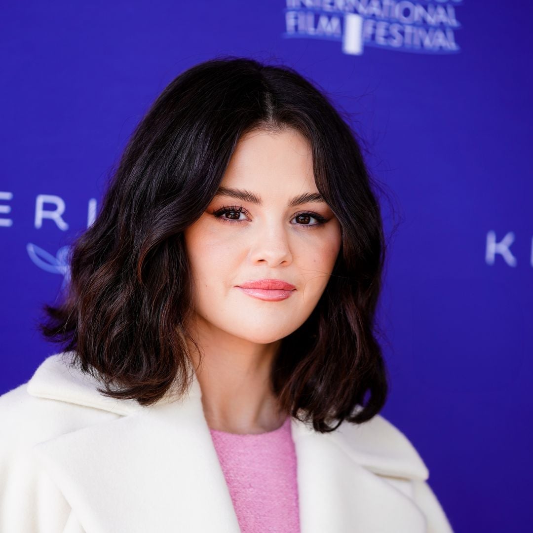 Glossy Chin-Length Bob With Loose Waves Glossy Chin-Length Bob With Loose Waves — Classy Latina Hairstyles