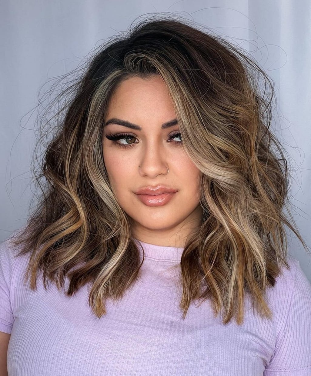 Mid-Back Wavy Blowout With Curtain Bangs Mid-Back Wavy Blowout With Curtain Bangs — Classy Latina Hairstyles