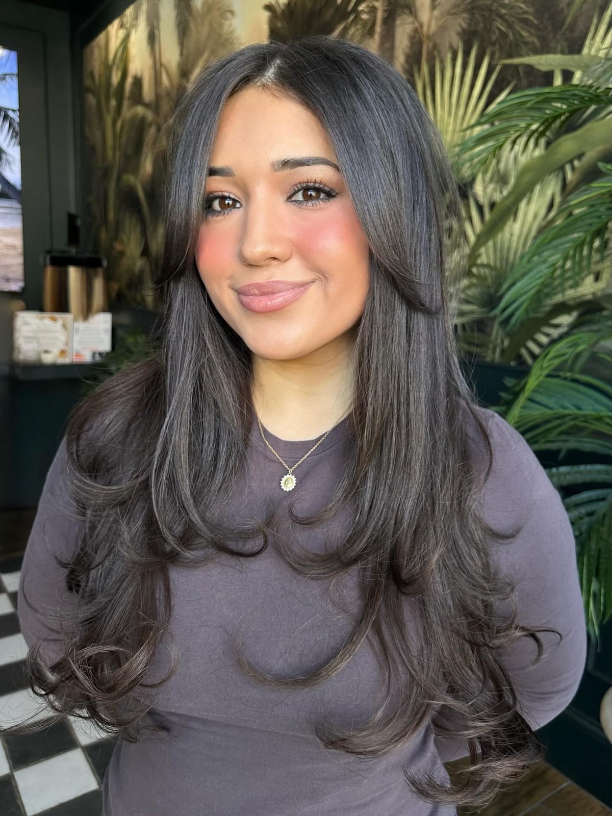 Layered Mid-Back With Voluminous Curtain Bangs and Long Layers Layered Mid-Back With Voluminous Curtain Bangs and Long Layers — Classy Latina Hairstyles