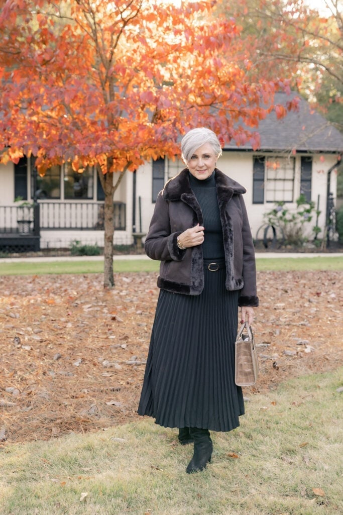 Faux Fur Jacket Over Turtleneck And Pleated Skirt Faux Fur Jacket Over Turtleneck And Pleated Skirt — Classy Layered Ideas