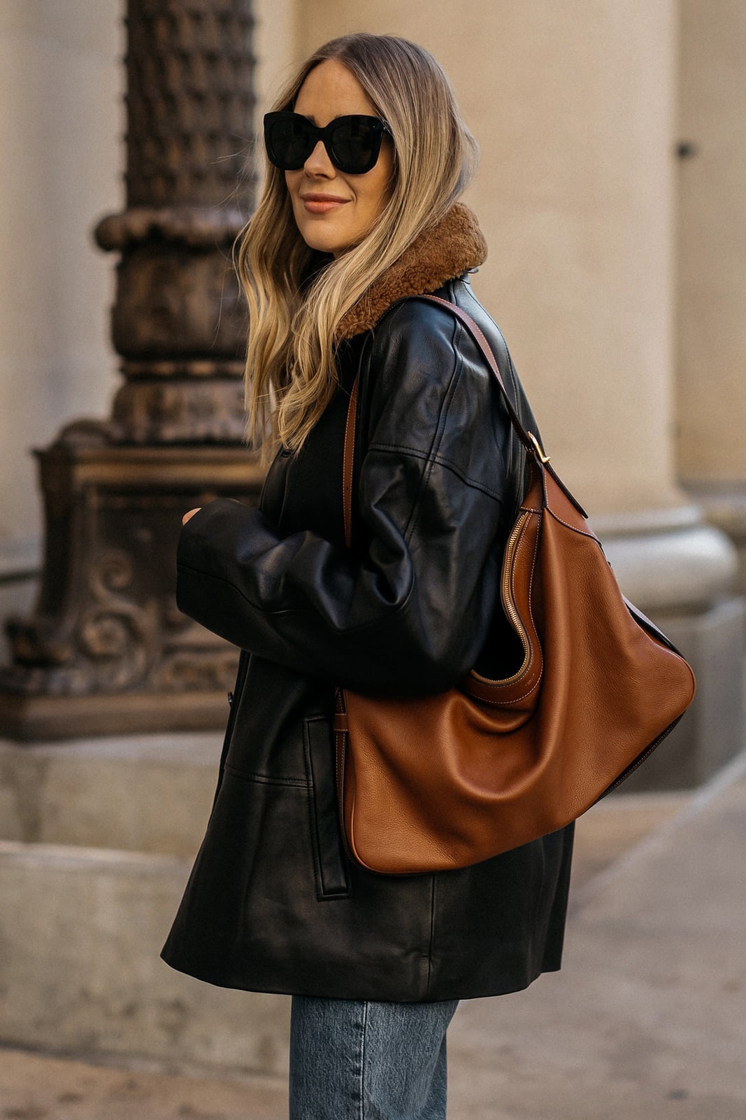 Oversized Black Leather Coat with Shearling Collar Oversized Black Leather Coat with Shearling Collar — Classy Leather Outfits