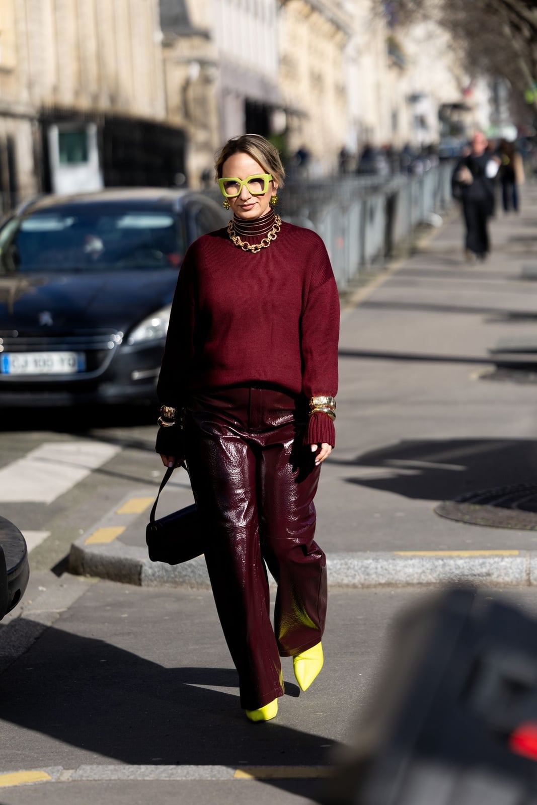 Burgundy Leather Pants With Knit Sweater And Yellow Heels Burgundy Leather Pants With Knit Sweater And Yellow Heels — Classy Leather Pants Outfits