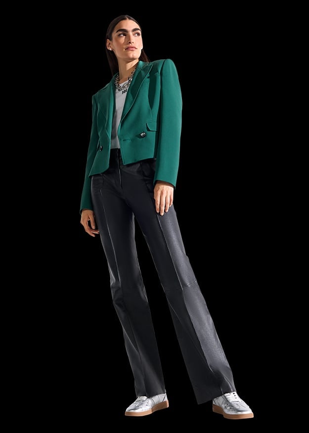 Black Leather Pants With Green Blazer And Grey T-shirt, Close-Up Take Black Leather Pants With Green Blazer And Grey T-shirt, Close-Up Take — Classy Leather Pants Outfits