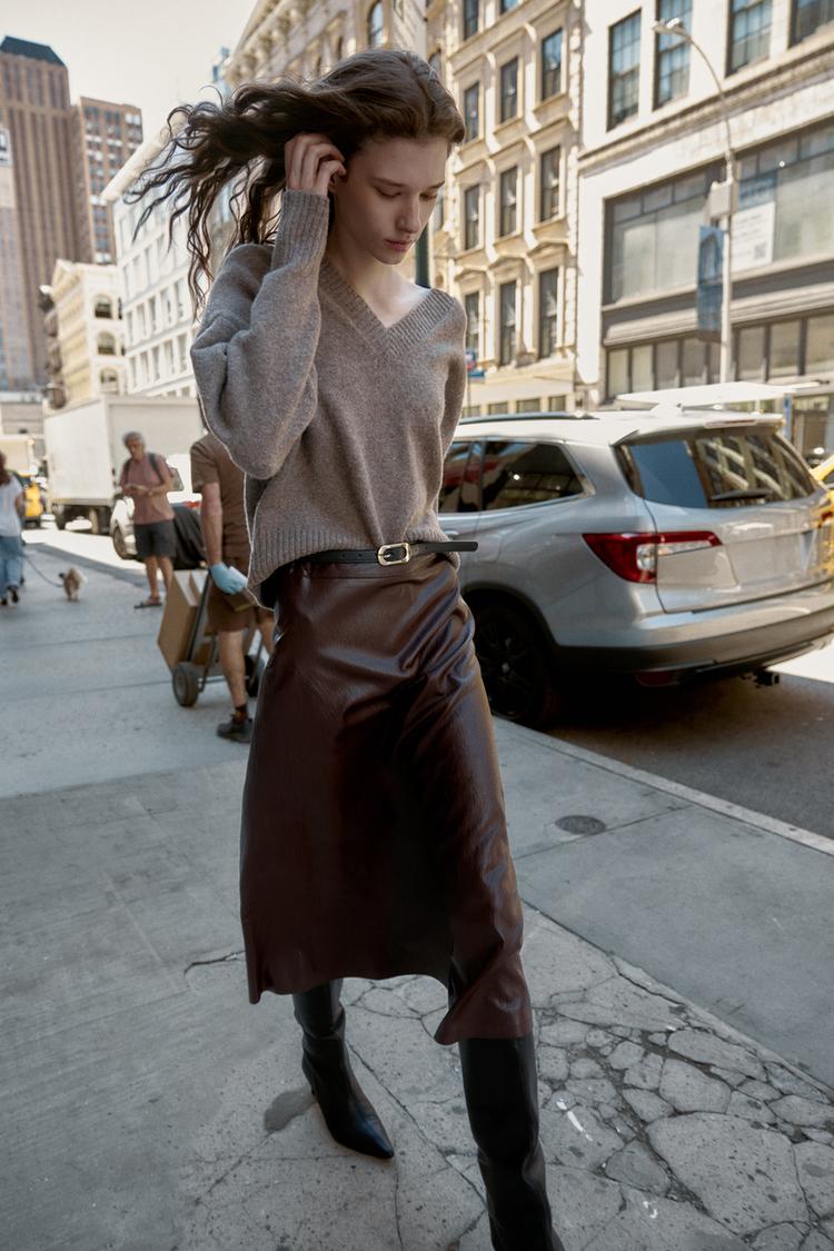 Brown Leather Midi Skirt With Draped Effect Brown Leather Midi Skirt With Draped Effect — Classy Leather Skirt Outfits