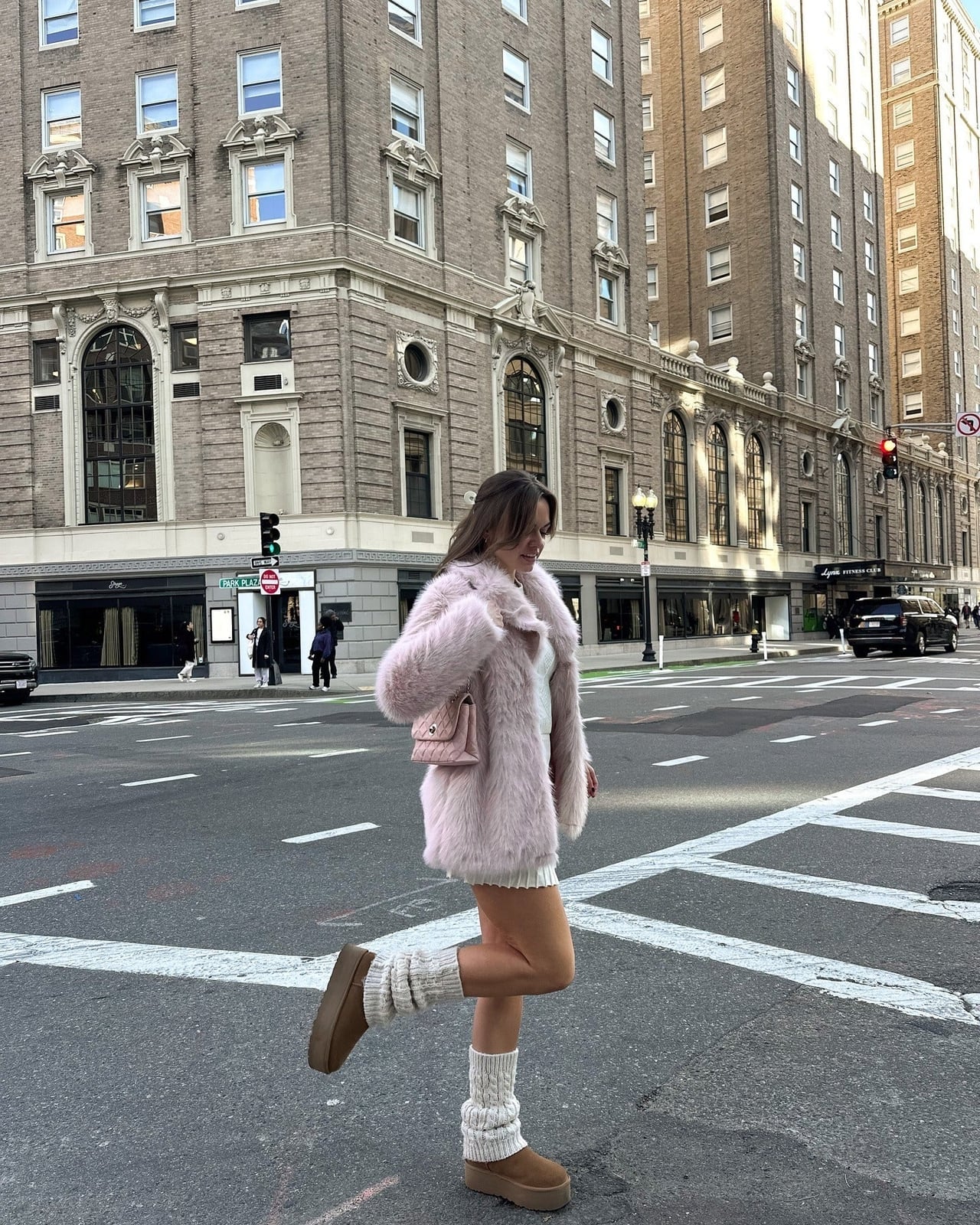 13 Pretty Leg Warmer Outfit Ideas – CreativeBooster