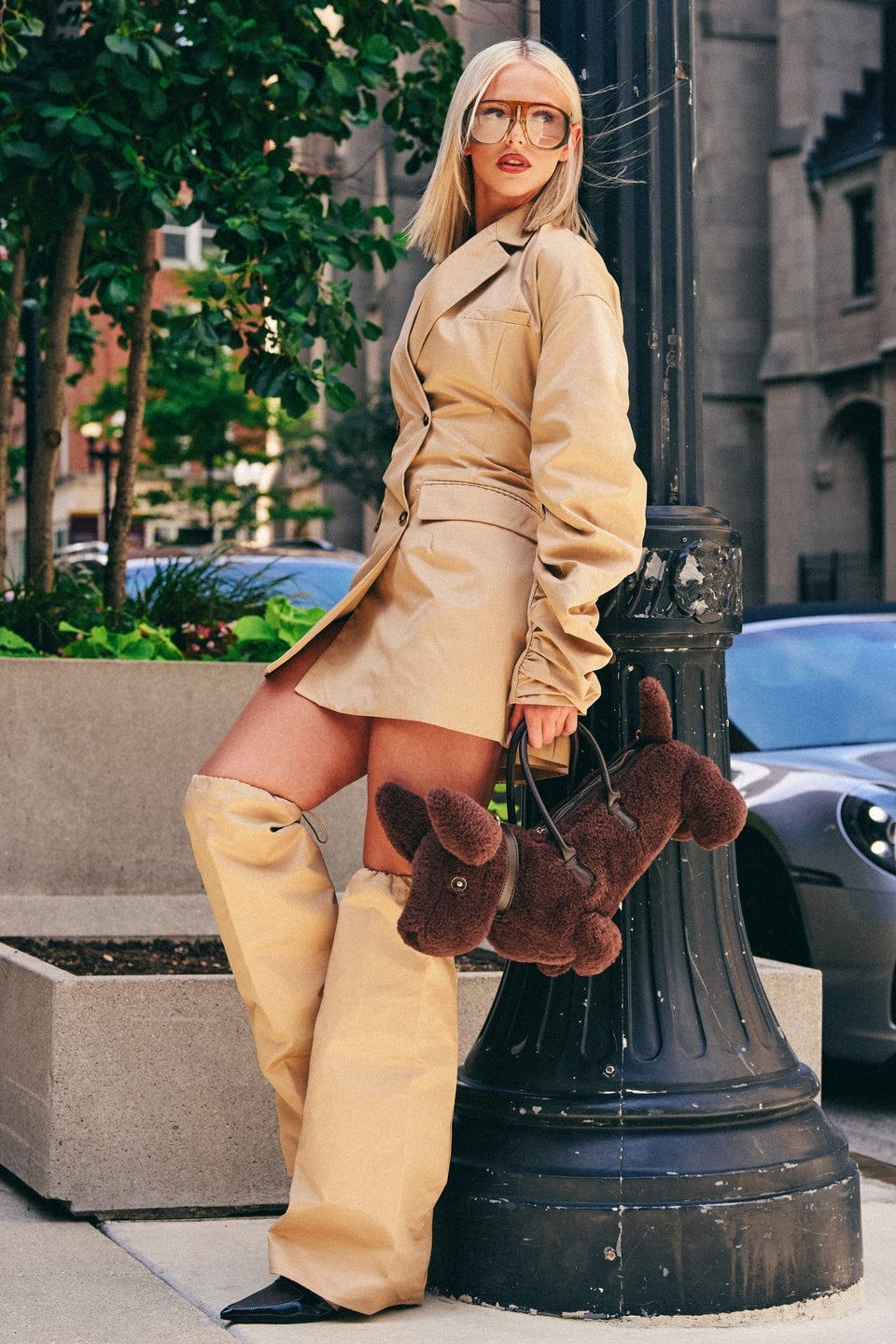 Oversized Blazer Dress With Wide Leg Warmers Oversized Blazer Dress With Wide Leg Warmers — Classy Leg Warmers Outfits