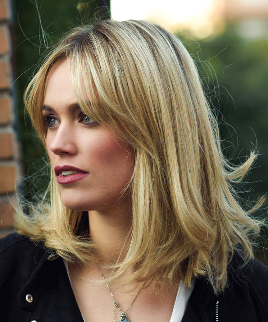 Collarbone Lob With Curtain Bangs Blonde, Middle Collarbone Lob With Curtain Bangs Blonde, Middle — Classy Lengths Haircut