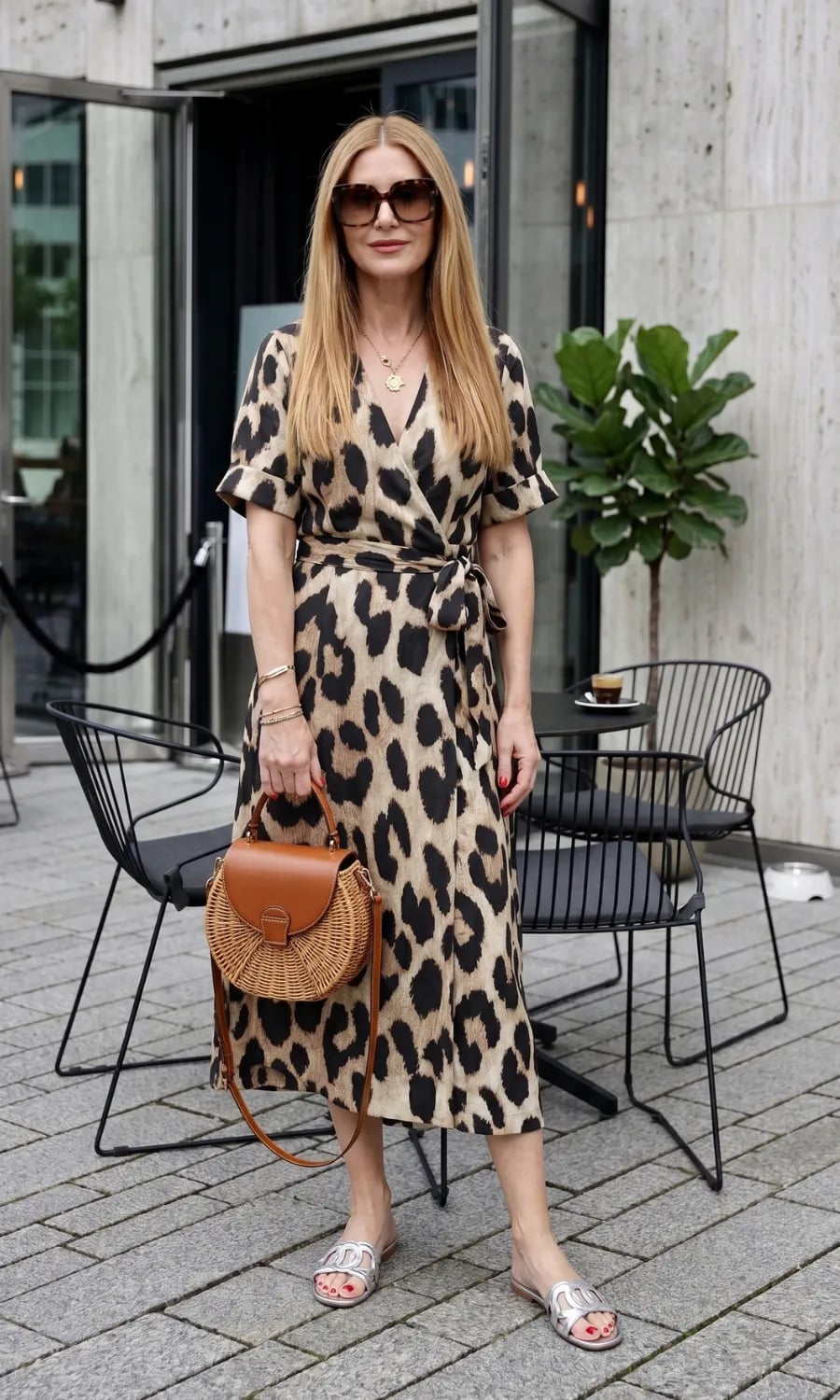 Leopard Wrap Dress With Straw Handbag Leopard Wrap Dress With Straw Handbag — Classy Leopard Outfits
