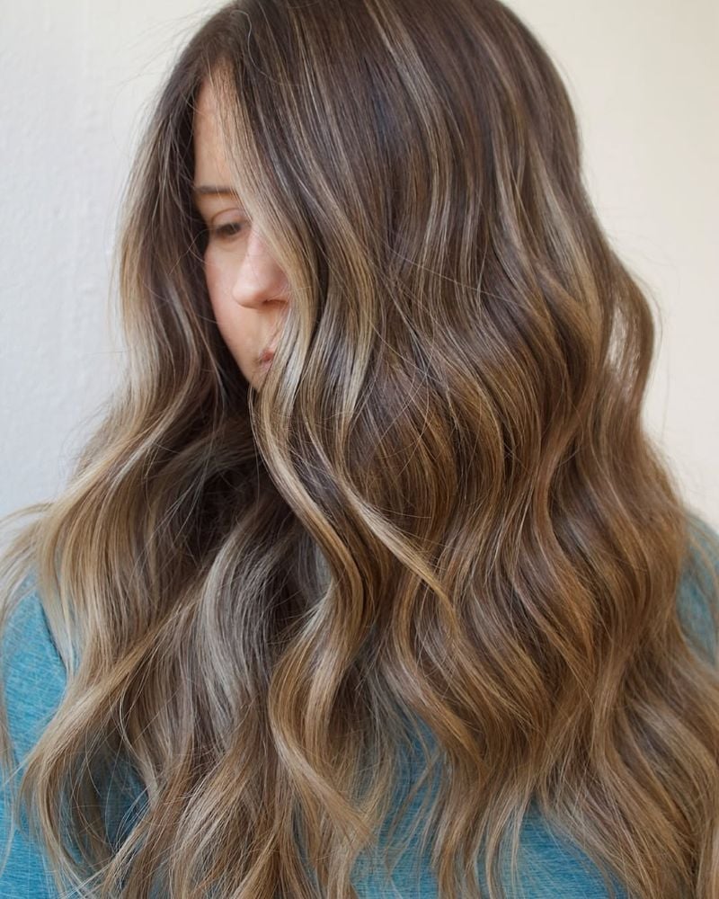 Thick Collarbone Waves With Subtle Highlights — Classy Light Brown Hair with Blonde
