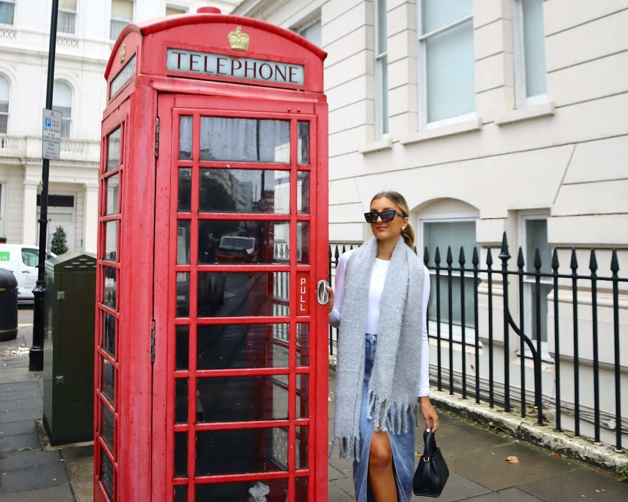 Denim Skirt for Casual London Day Out Denim Skirt for Casual London Day Out — Classy London Outfits