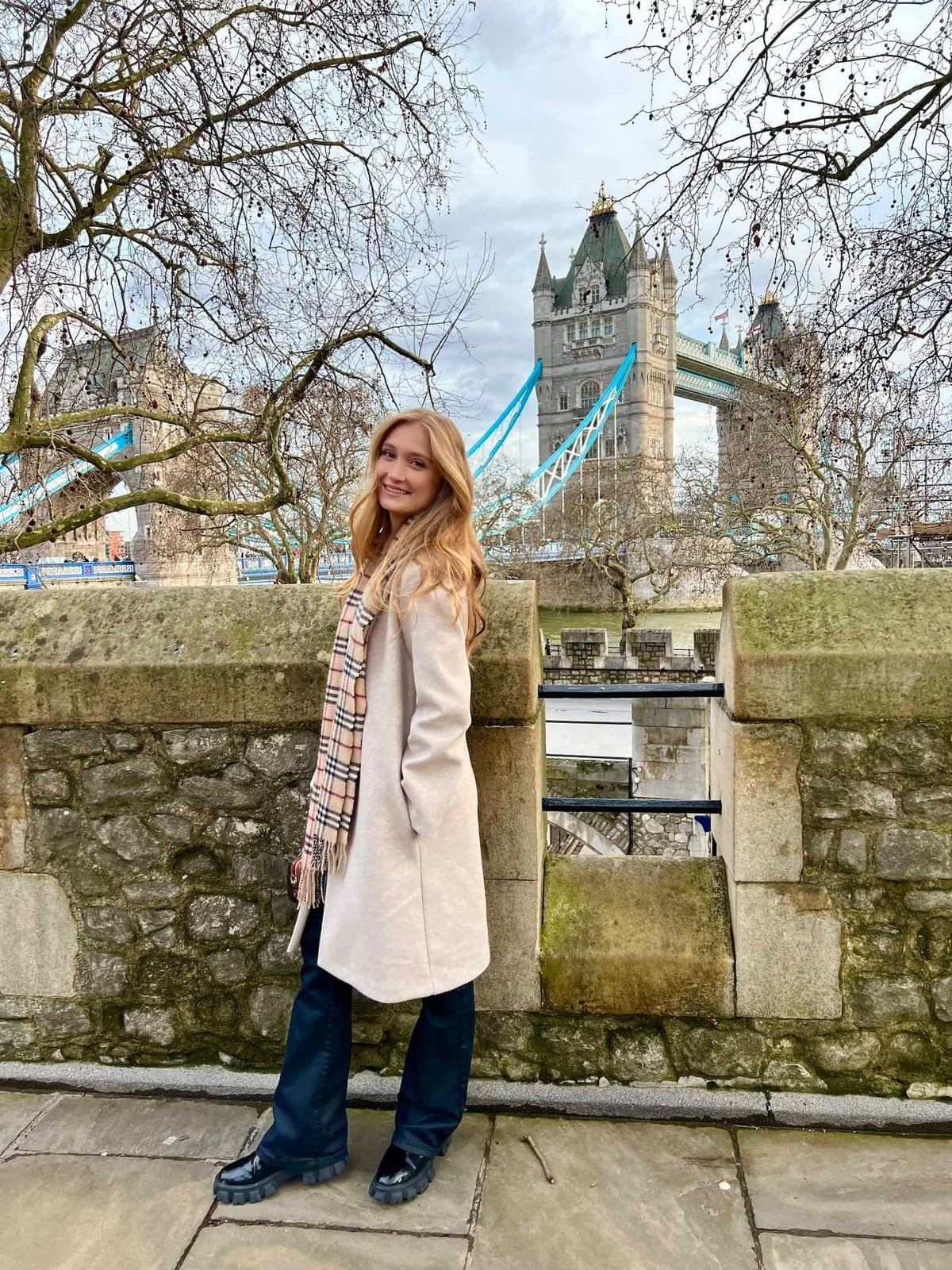 Cream Long Coat for Casual City Chic Cream Long Coat for Casual City Chic — Classy London Outfits