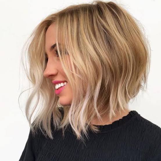 Shoulder Length Blonde Lob With Soft Waves Shoulder Length Blonde Lob With Soft Waves — Classy Long Bob Hairstyles