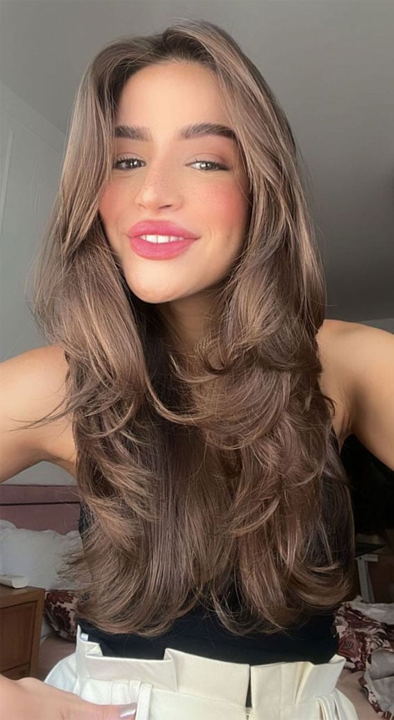Mid-Back Medium Brown With Curtain Bangs and Blowout With Soft Waves — Classy Long Haircuts