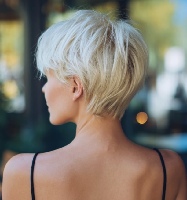 Rounded Dark Blonde Pixie Back With до шеи Rounded Dark Blonde Pixie Back With до шеи — Classy Long Pixie