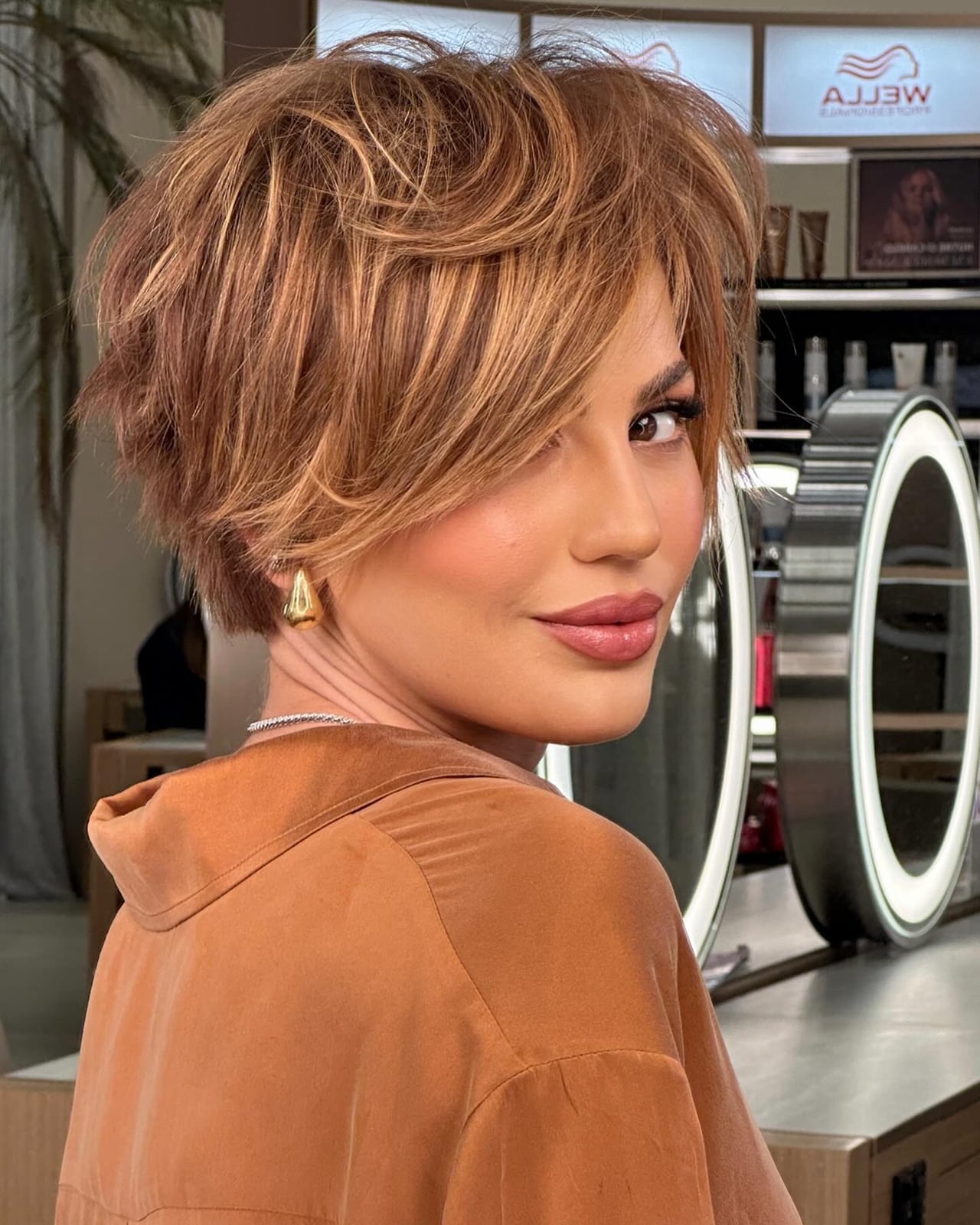 Textured Brown Pixie with Blonde Highlights Textured Brown Pixie with Blonde Highlights — Classy Long Pixie