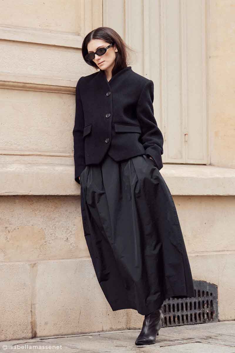 Business Casual Black Voluminous Maxi Skirt Business Casual Black Voluminous Maxi Skirt — Classy Long Skirt Outfits