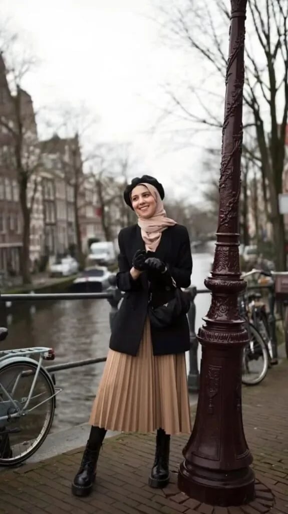 Casual Beige Pleated Midi Skirt Outfit Casual Beige Pleated Midi Skirt Outfit — Classy Long Skirt Outfits