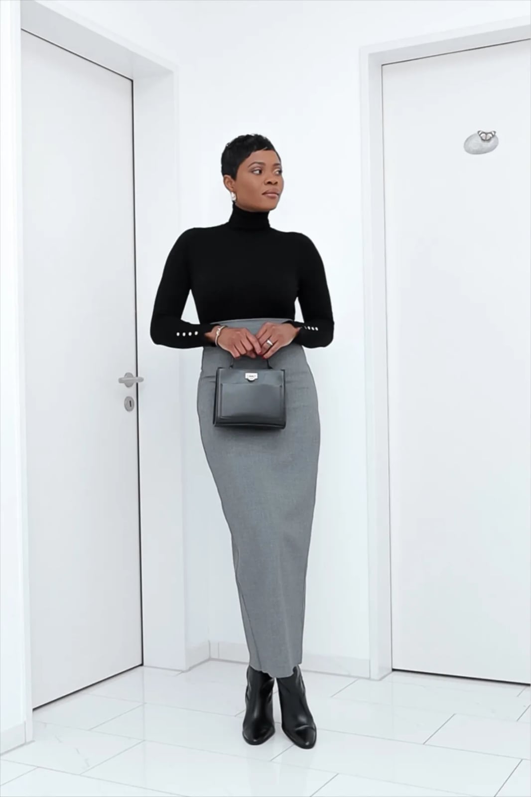 Workwear Grey Pencil Skirt with Turtleneck Workwear Grey Pencil Skirt with Turtleneck — Classy Long Skirt Outfits