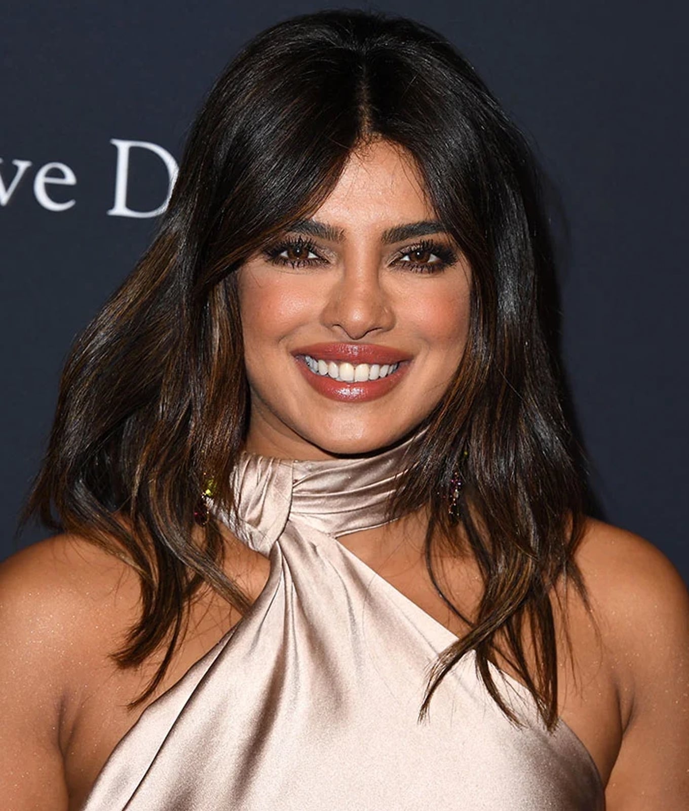 Collarbone Lob With Loose Waves — Classy Low Maintenance Haircuts