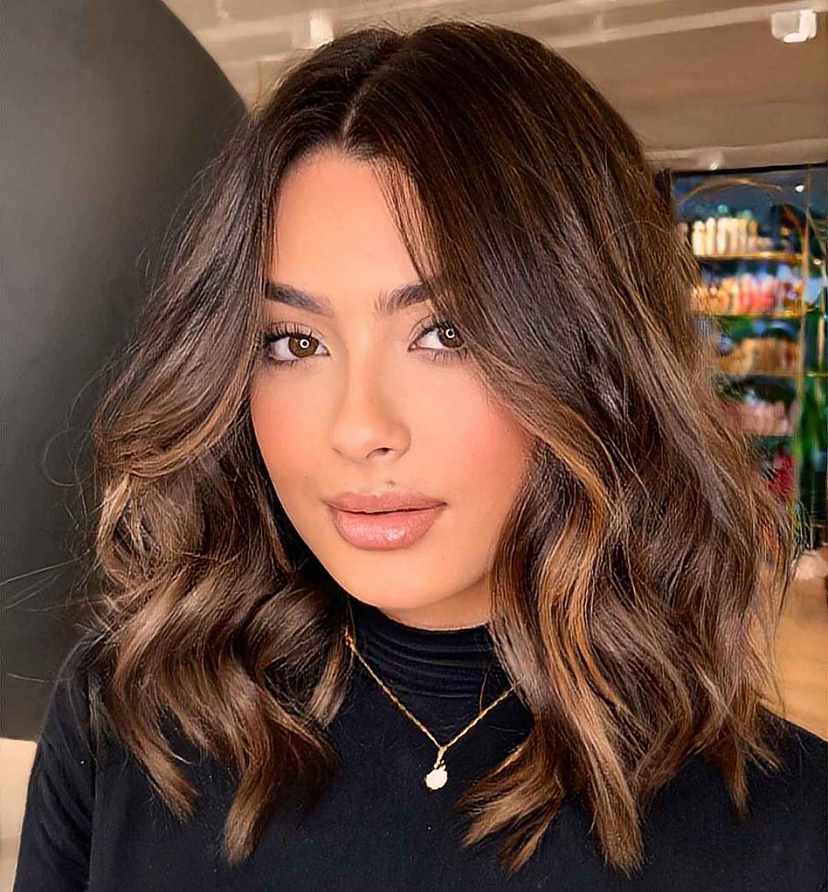 Shoulder Length Lob With Caramel Highlights — Classy Low Maintenance Haircuts