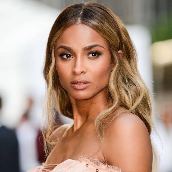 Ash Blonde With Dark Blonde Lowlights, Mid-Back Ash Blonde With Dark Blonde Lowlights, Mid-Back — Classy Lowlights for Blondes