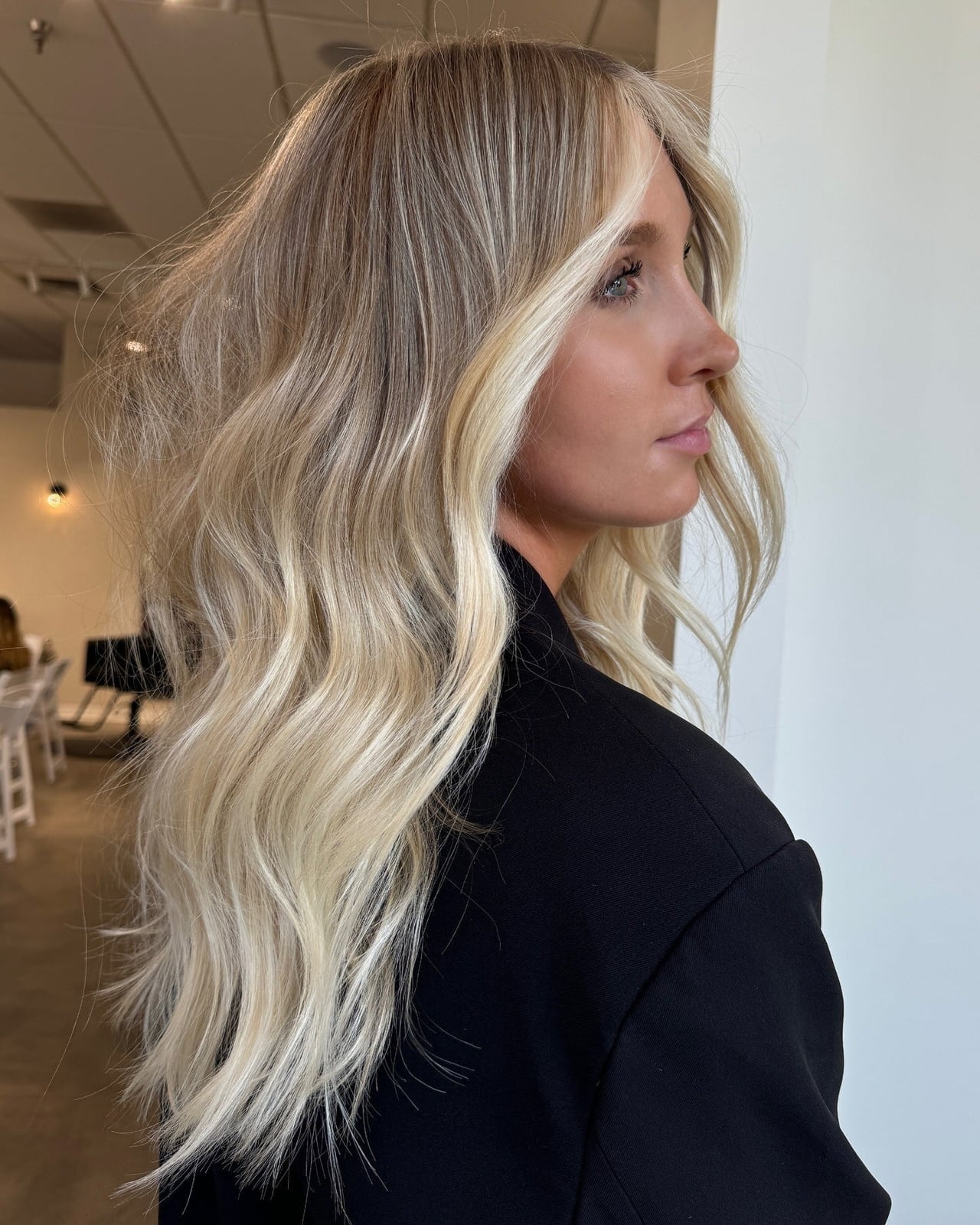 Ash Blonde With Darker Roots And Curtain Bangs and Wavy Blowout Ash Blonde With Darker Roots And Curtain Bangs and Wavy Blowout — Classy Lowlights for Blondes