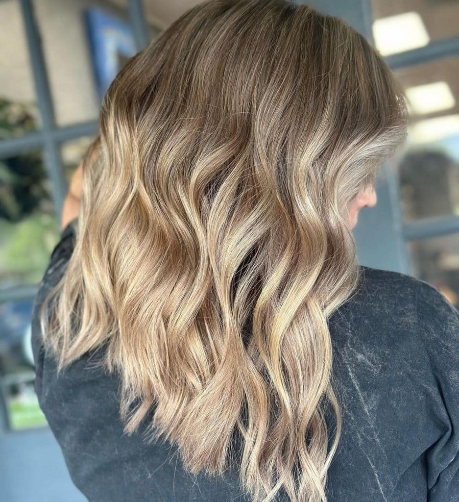 Dimensional Blonde With Darker Roots Dimensional Blonde With Darker Roots — Classy Lowlights for Blondes