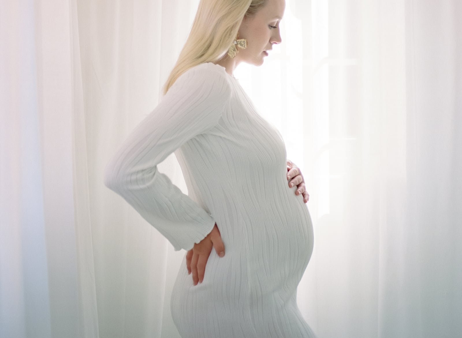 White Long Sleeve Ribbed Knit Dress White Long Sleeve Ribbed Knit Dress — Classy Maternity Photoshoot Outfits