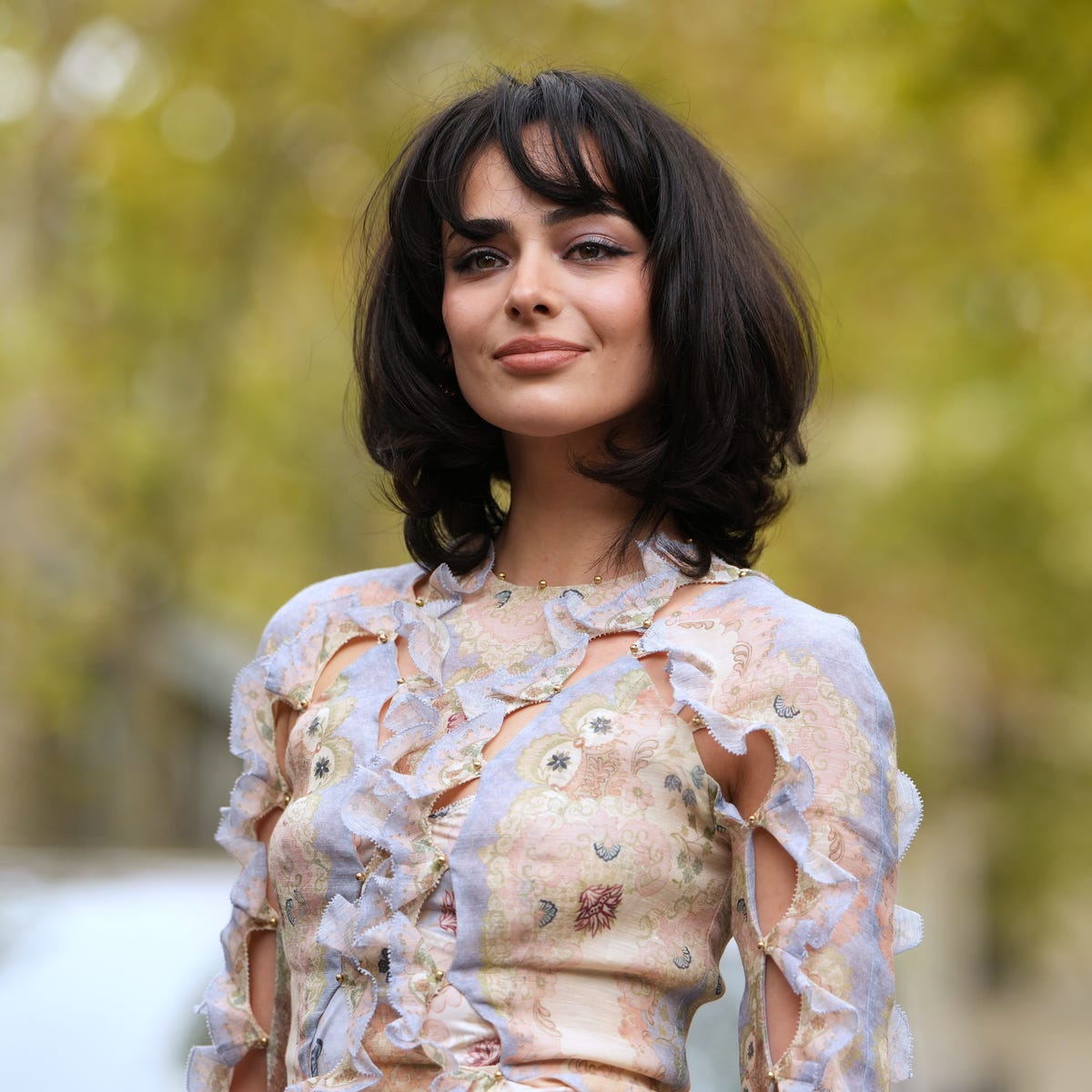 Collarbone Bob Dark Brown Soft Waves — Classy Medium Bob
