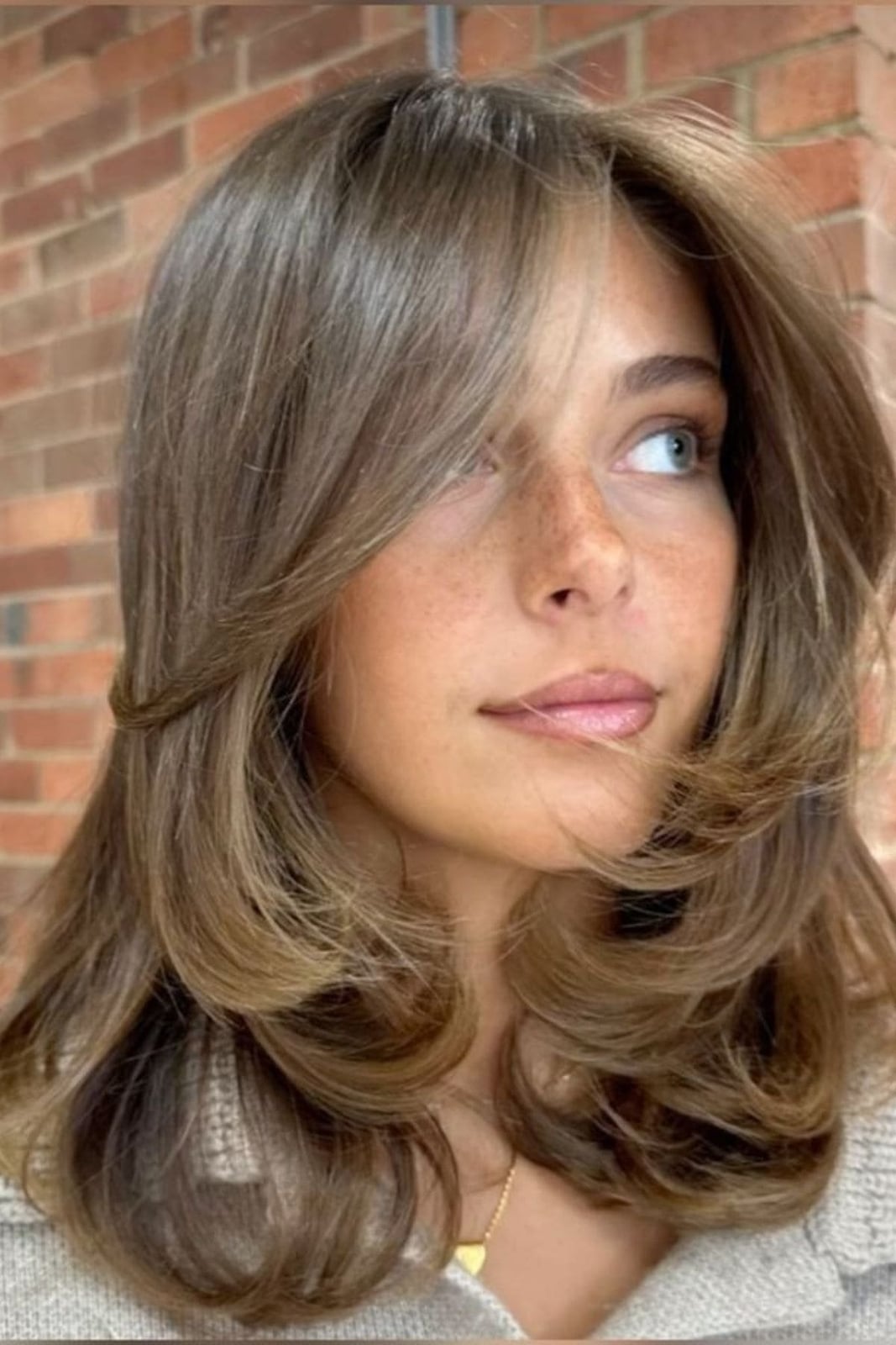 Ash Blonde Collarbone Layers With Curtain Bangs, Close-Up Take Ash Blonde Collarbone Layers With Curtain Bangs, Close-Up Take — Classy Mid Length Hair