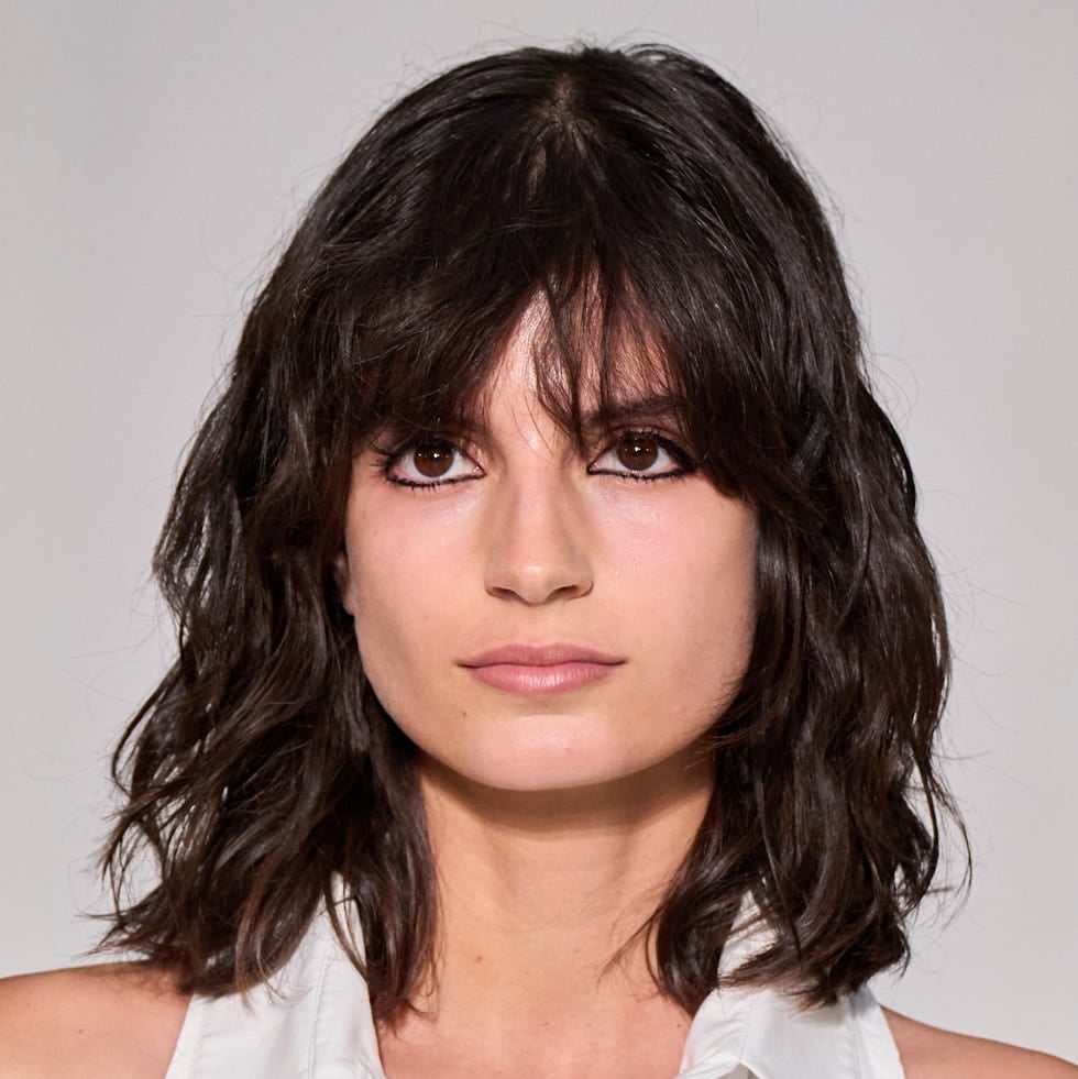 Dark Brown Collarbone Shag With Full Bangs Dark Brown Collarbone Shag With Full Bangs — Classy Mid Length Hair
