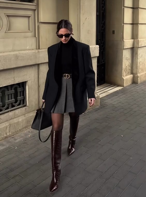 Oversized Blazer With Pleated Mini Skirt Oversized Blazer With Pleated Mini Skirt — Classy Mob Wife Outfits