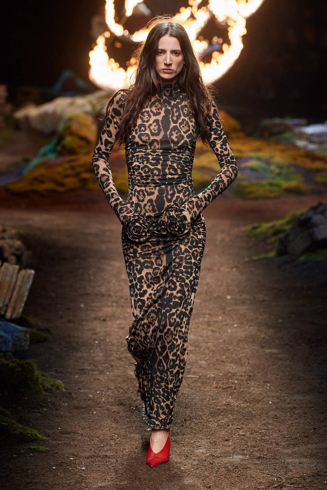 Leopard Print Maxi Dress With Red Heels Leopard Print Maxi Dress With Red Heels — Classy Mob Wife Outfits