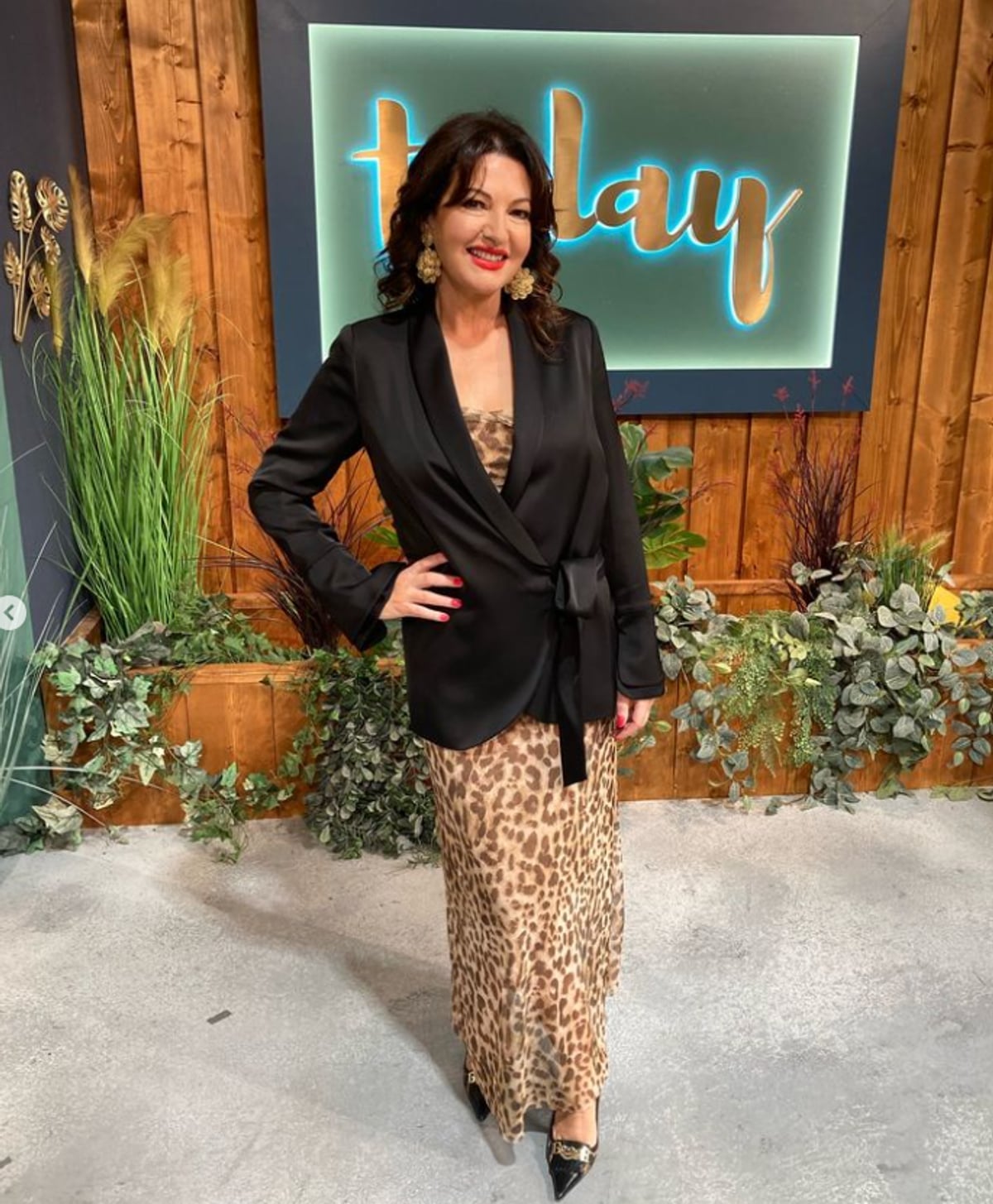 Leopard Print Dress With Satin Blazer Leopard Print Dress With Satin Blazer — Classy Mob Wife Outfits