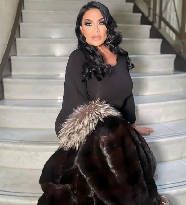 Voluminous Fur Coat With Contrasting Trim Voluminous Fur Coat With Contrasting Trim — Classy Mob Wife Outfits