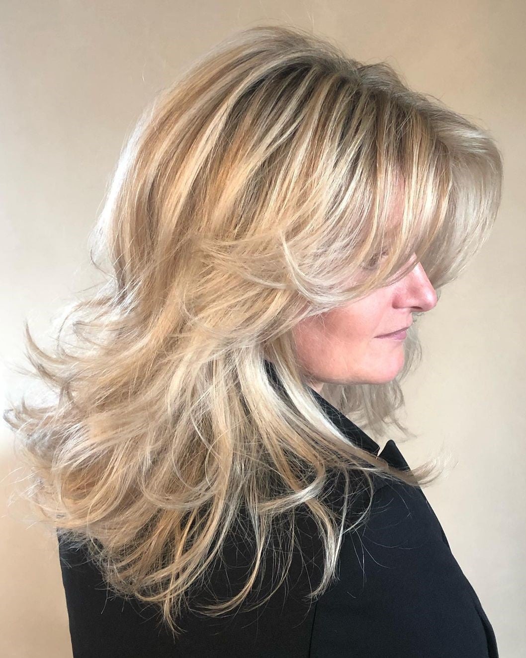Layered Collarbone With Voluminous Blowout Layered Collarbone With Voluminous Blowout — Classy Mom Haircuts