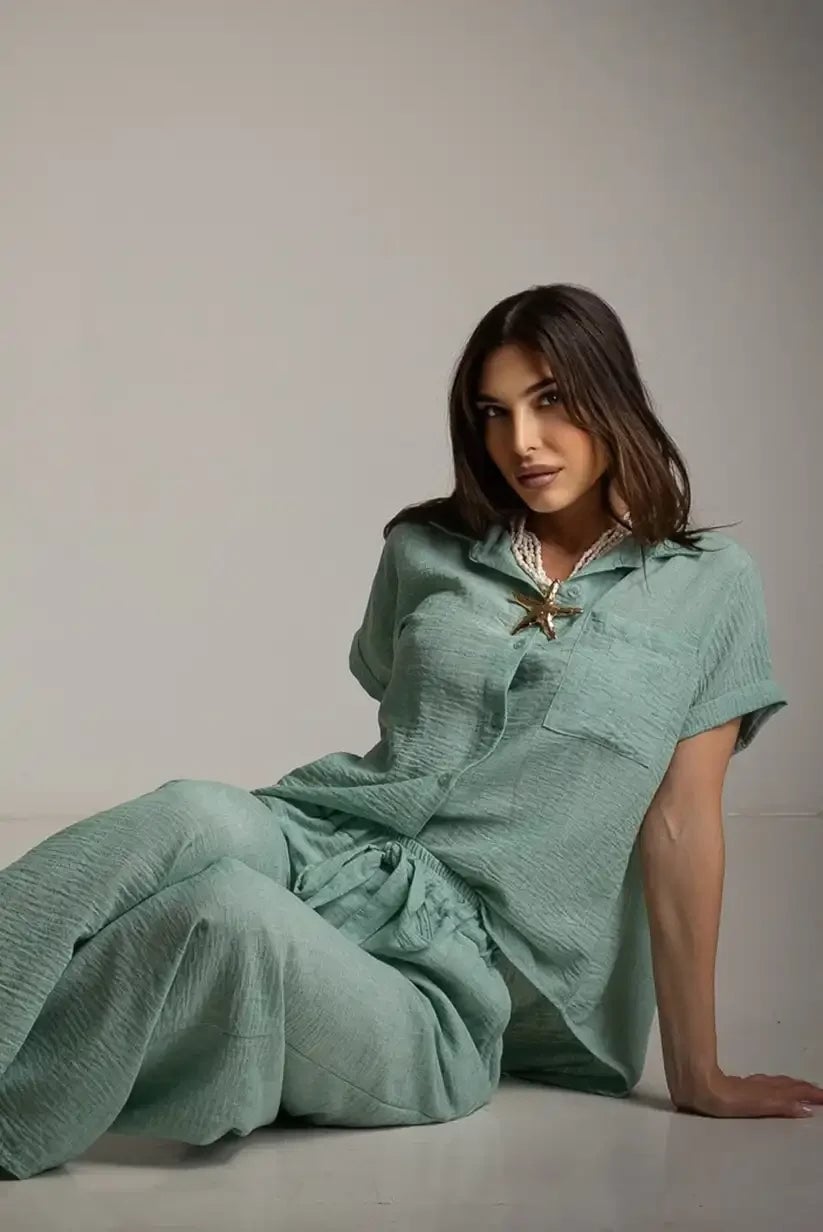 Mint Green Crinkled Shirt and Wide-Leg Trousers Set — Classy Mujer Outfits