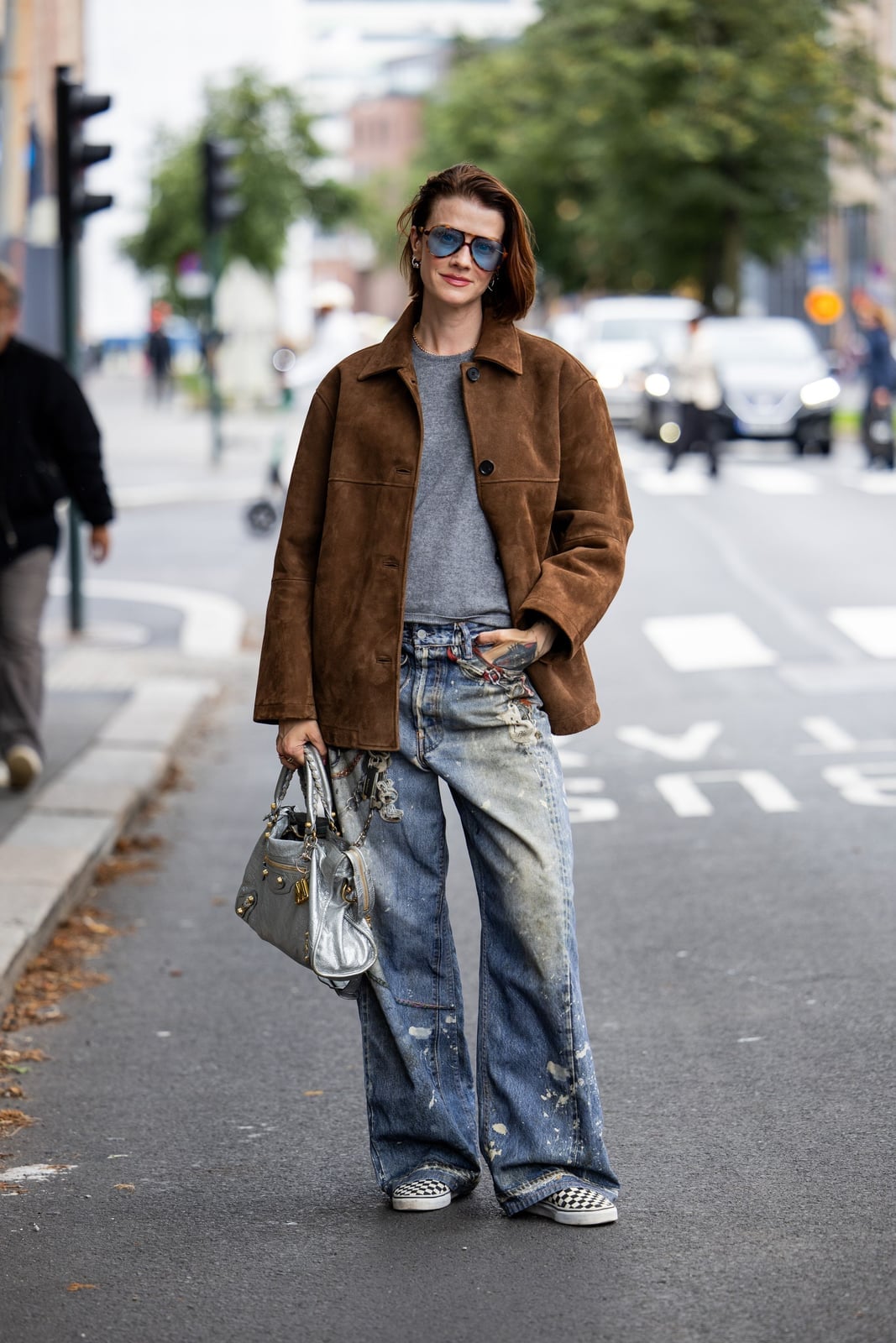 Brown Suede Jacket Over Grey T-Shirt and Distressed Wide-Leg Jeans — Classy Mujer Outfits
