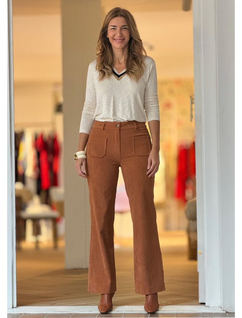 Cream Knit Top with Brown Corduroy Wide-Leg Trousers — Classy Mujer Outfits