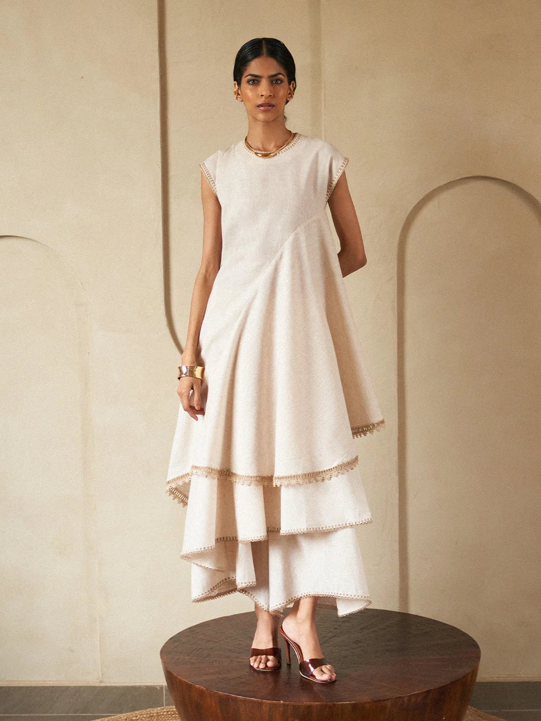 Off-white Tiered Cotton Dress with Gold Trim — Classy Mujer Outfits