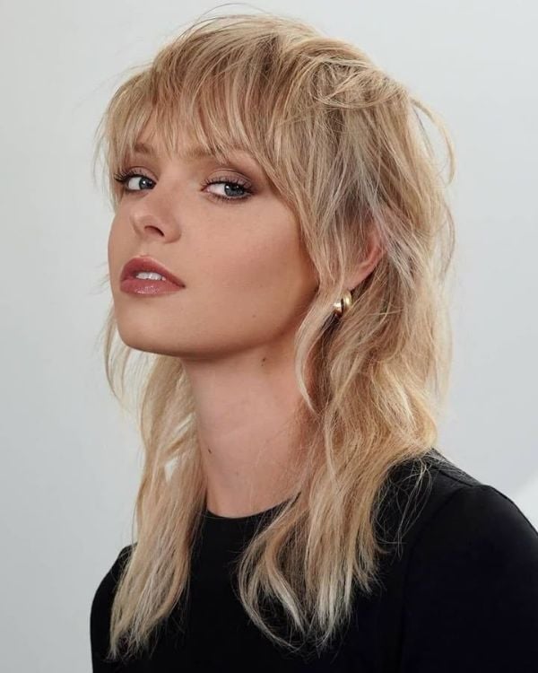 Collarbone Shag Mullet With Textured Waves Collarbone Shag Mullet With Textured Waves — Classy Mullet Hair