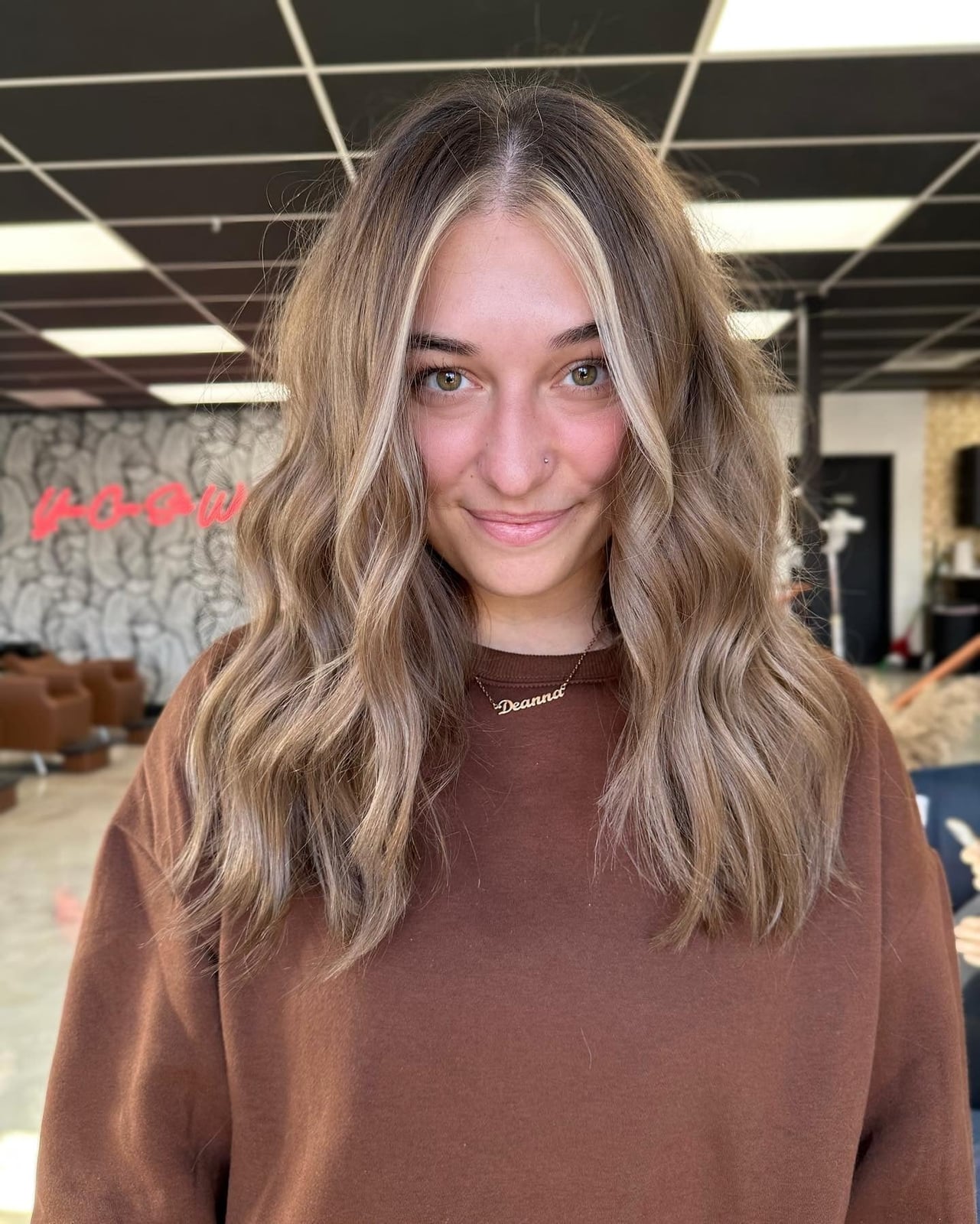 Collarbone Layers With Blonde Highlights — Classy Mushroom Brown Hair