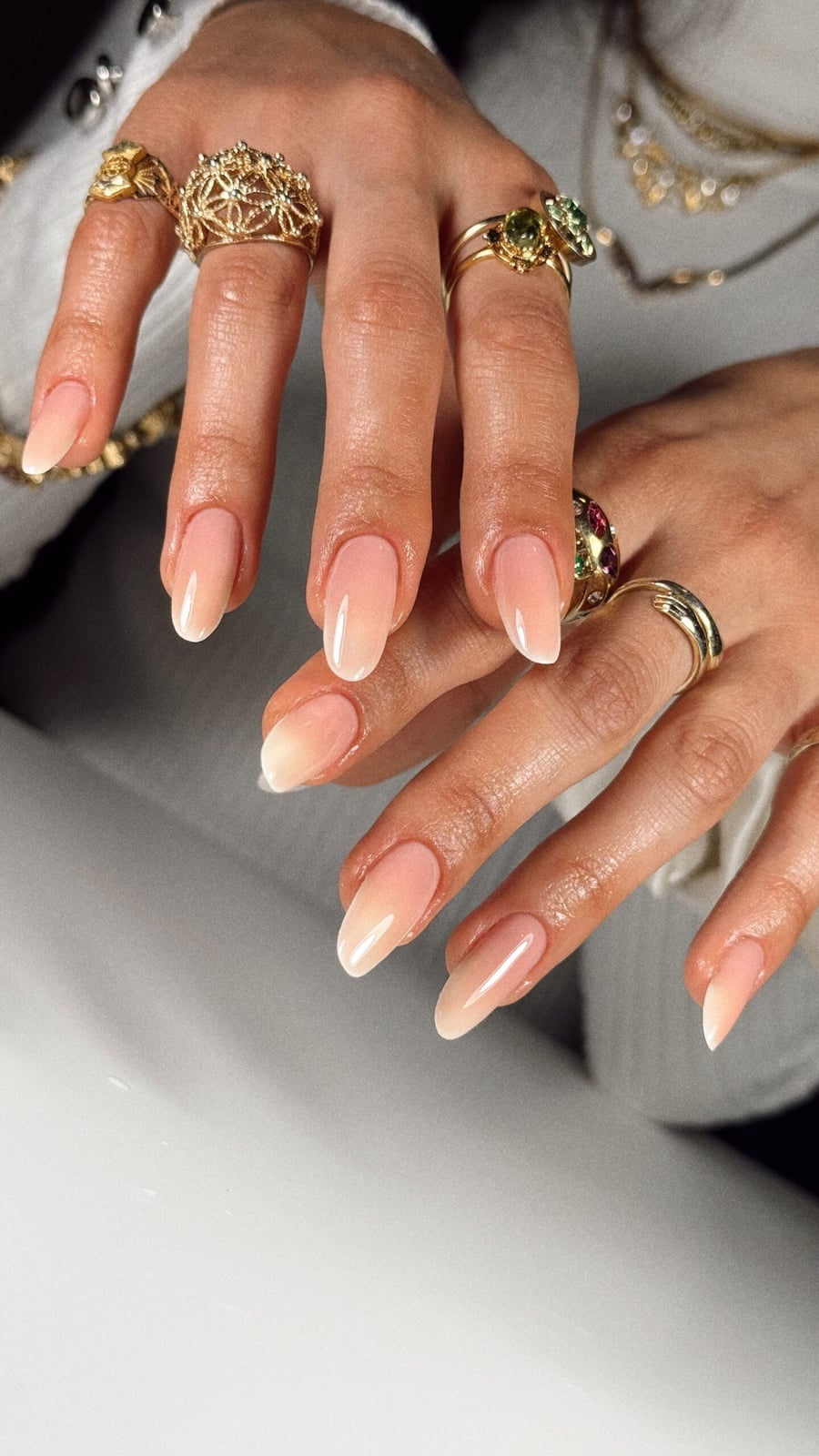 Sheer Nude to Pink Ombre Medium Oval Nails Sheer Nude to Pink Ombre Medium Oval Nails — Classy Nail Colors