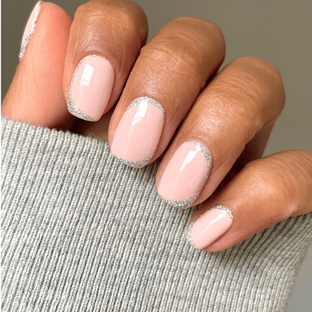 Short Oval Glitter French Tip Nails, Glossy — Classy Nail Shapes
