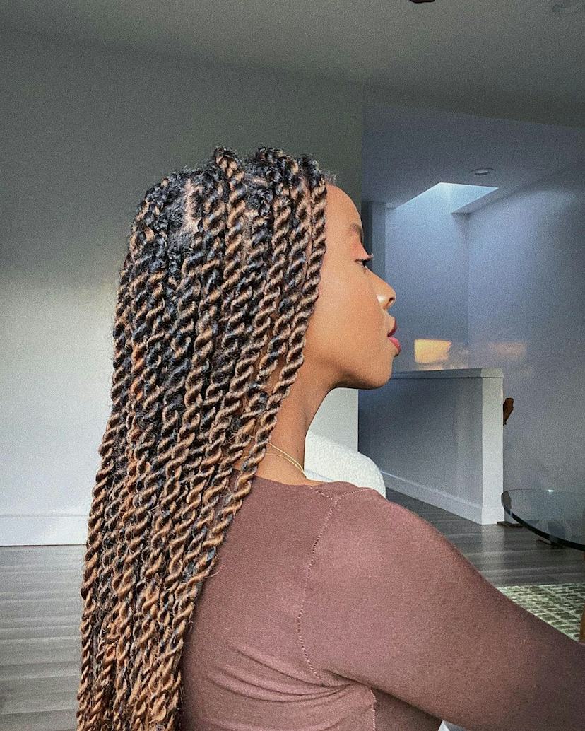 Mid-Back Wavy Two-Tone Twists Mid-Back Wavy Two-Tone Twists — Classy Natural Twists