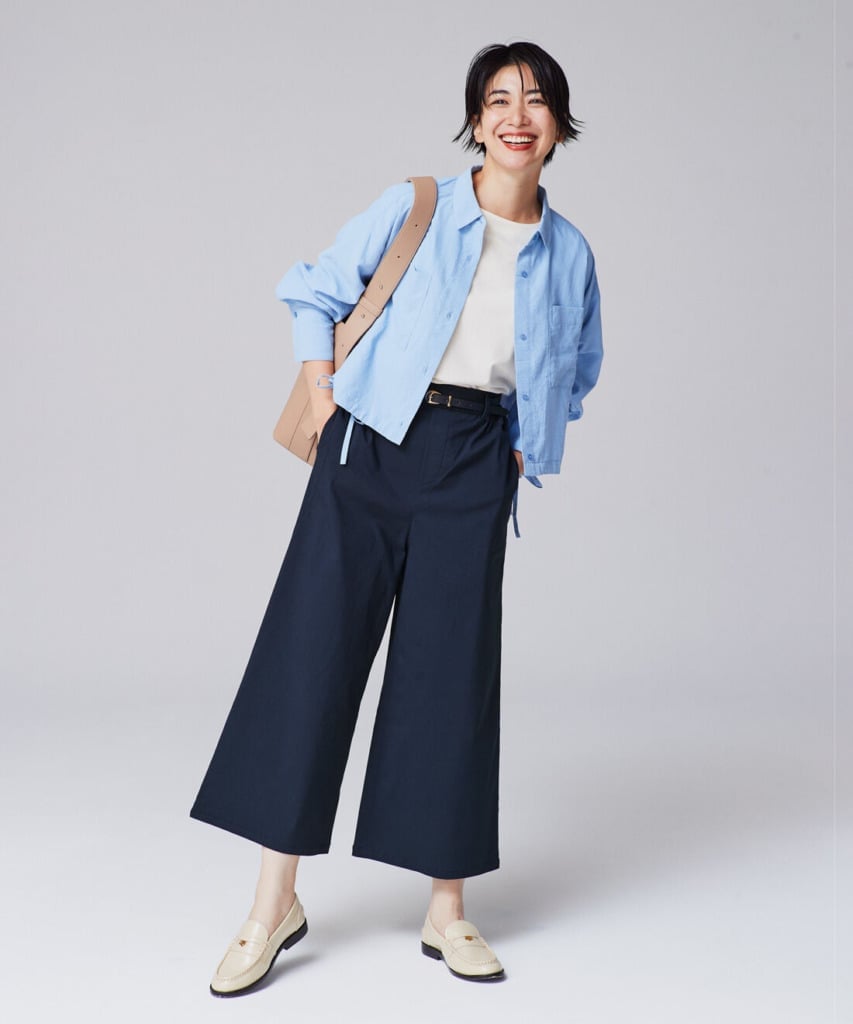 Navy Wide Leg Cropped Trousers With White T Shirt And Light Blue Shirt — Classy Navy Pants Outfits