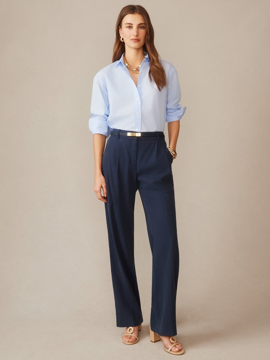 High Waisted Navy Linen Blend Pants With Light Blue, Close-Up Take — Classy Navy Pants Outfits
