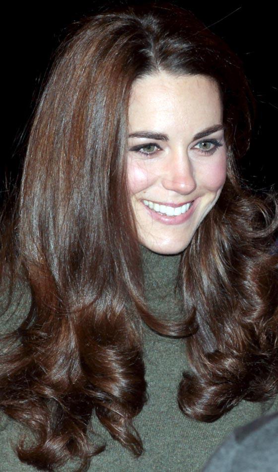 Wavy Mid-Back Dark Brown Layers Blowout Wavy Mid-Back Dark Brown Layers Blowout — Classy New Hairstyles