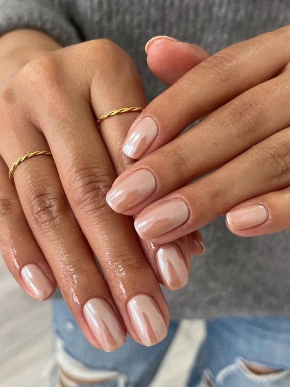 Light Beige Subtle Chrome Medium Oval Nails Light Beige Subtle Chrome Medium Oval Nails — Classy Nude Chrome Nails