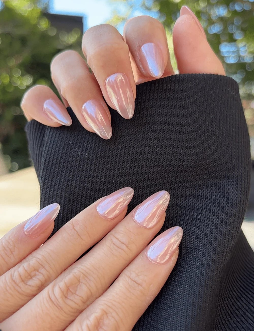 Nude Peach Mirror Chrome Short Almond Press-Ons, Close-Up Take Nude Peach Mirror Chrome Short Almond Press-Ons, Close-Up Take — Classy Nude Chrome Nails